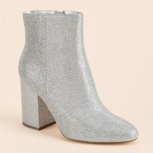 New Madden Girl Silver Glitter Fab Boots